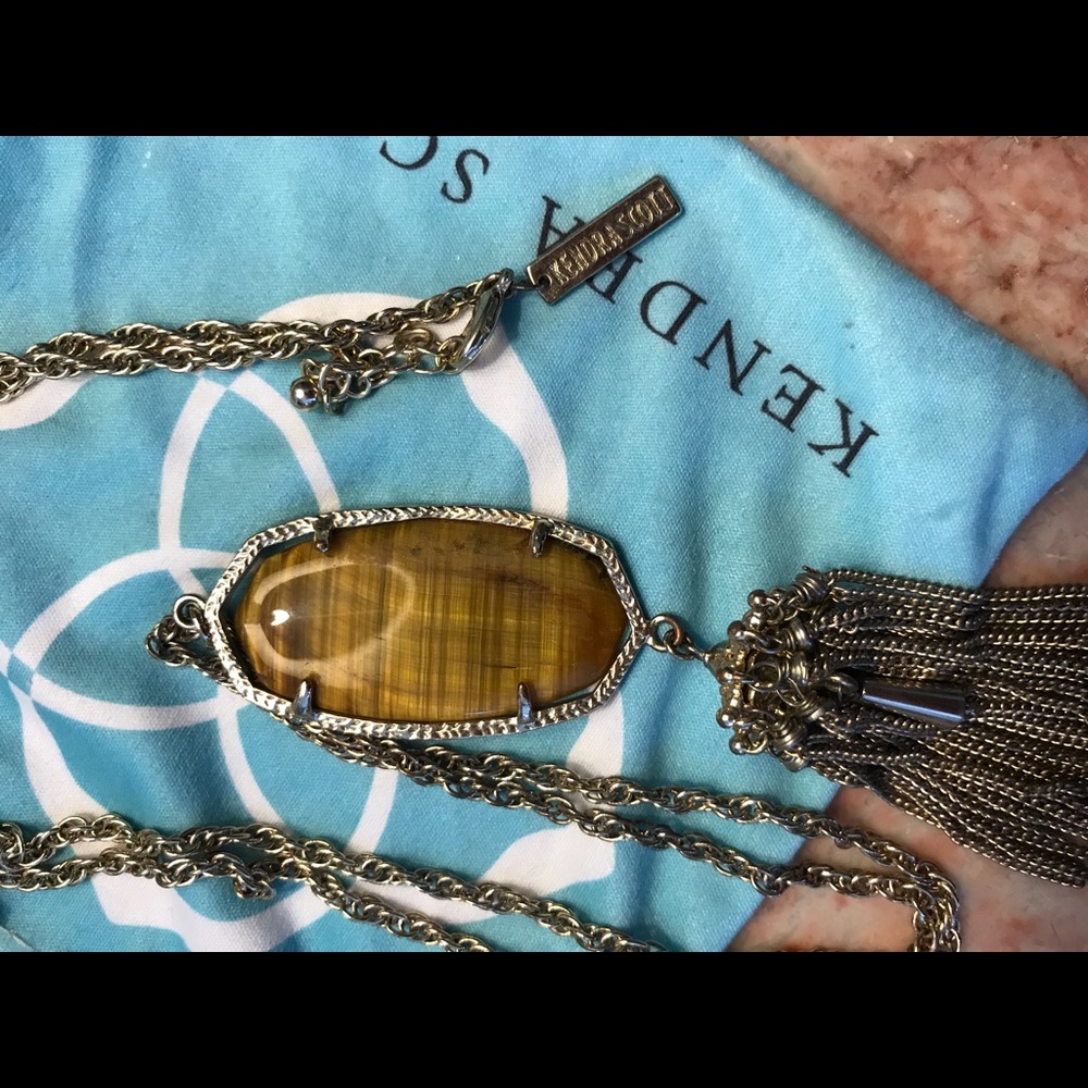Kendra Scott pendant necklace